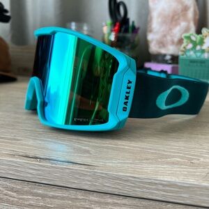 Oakley goggles size small